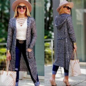 CASUAL DOLLZ Light Knit Cardigan